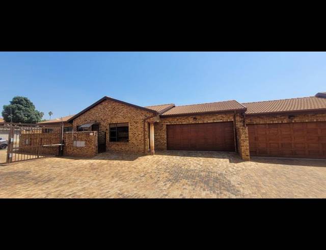 3 BEDROOM CLUSTER FOR SALE IN NEW REDRUTH